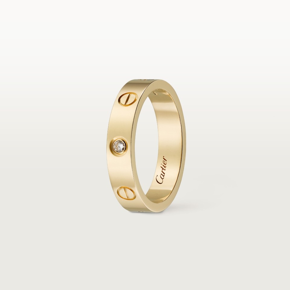 LOVE Ring — 8 Diamonds · 3D